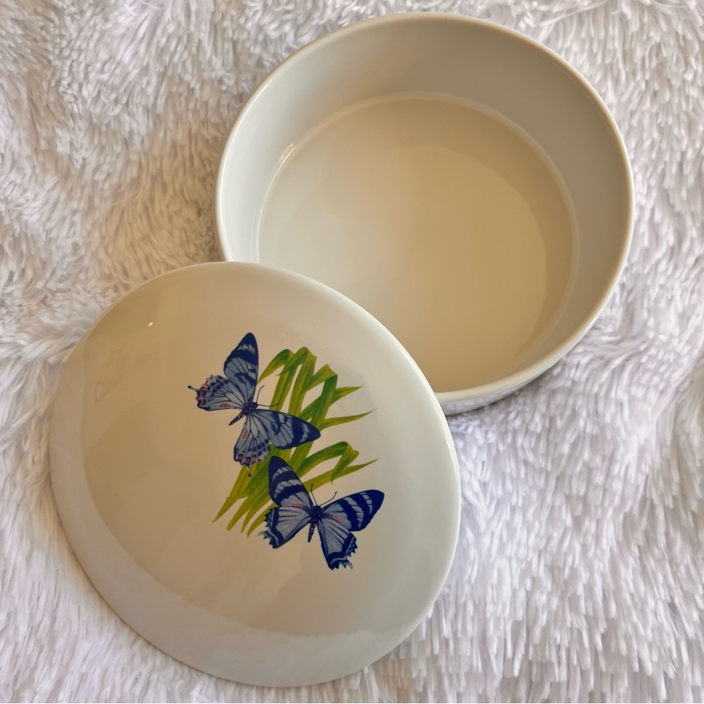 Large Vintage Large FTD Porcelain Trinket Box Blue Butterflies 🦋Removable Lid